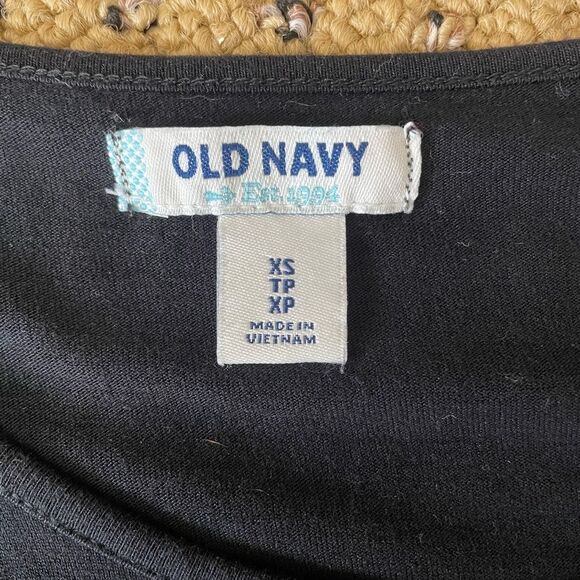 ⚡️Cute Black Top⚡️ - Picture 4 of 4